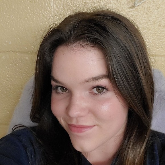 Meet your Posher, Katelyn - Picture 1 of 1